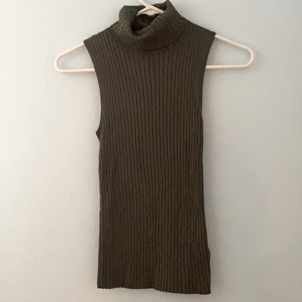 EXPRESS. XS. Olive Green. Lightly used, great condition. Almost like new.